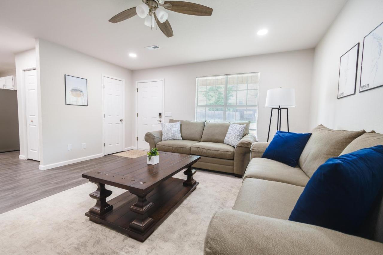Trailside Townhouse - Close To Downtown & Bike Trails Bentonville Exterior photo